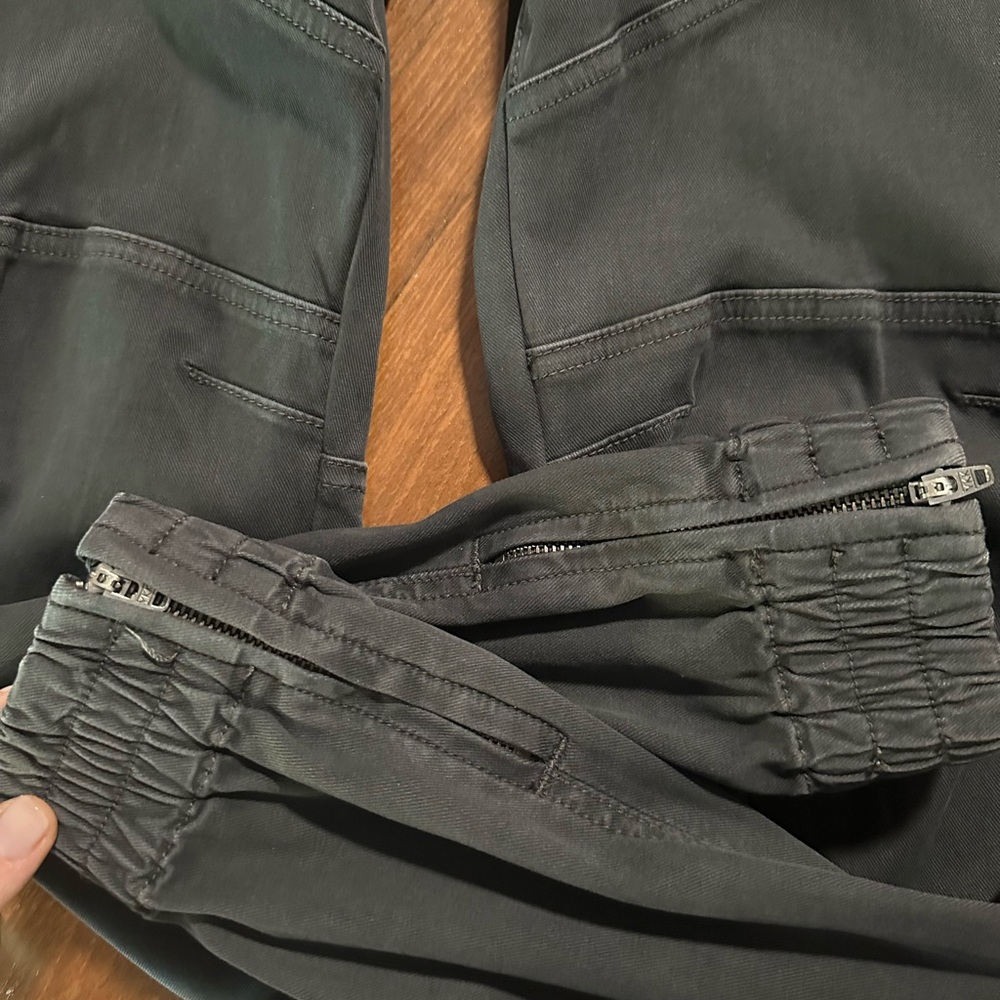 Spanx Stretch Twill Cargo Jogger Pants Washed Black Women's Size M NWT - Picture 10 of 10